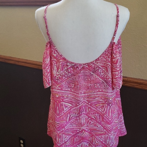 Adorable light flowy shirt - Picture 3 of 4